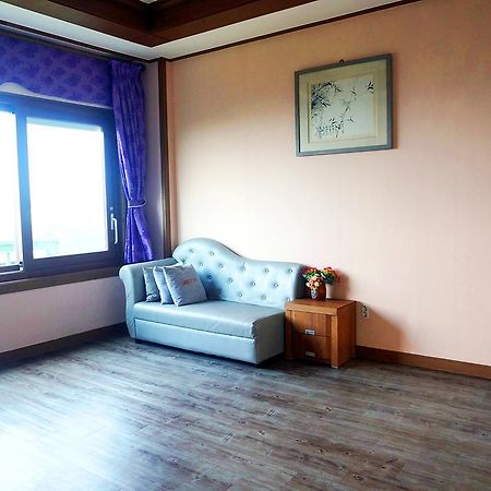Nattrang Pension Jeju Bagian luar foto
