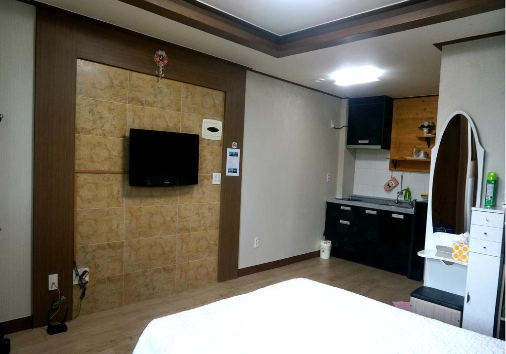 Nattrang Pension Jeju Bagian luar foto