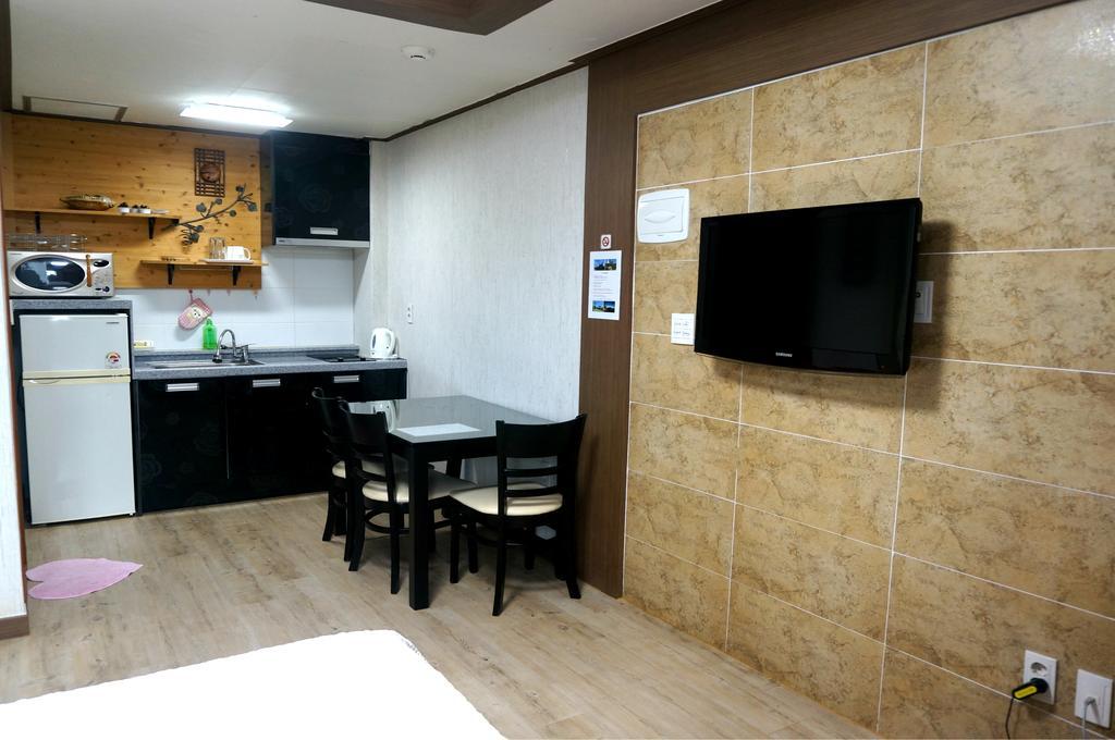 Nattrang Pension Jeju Bagian luar foto